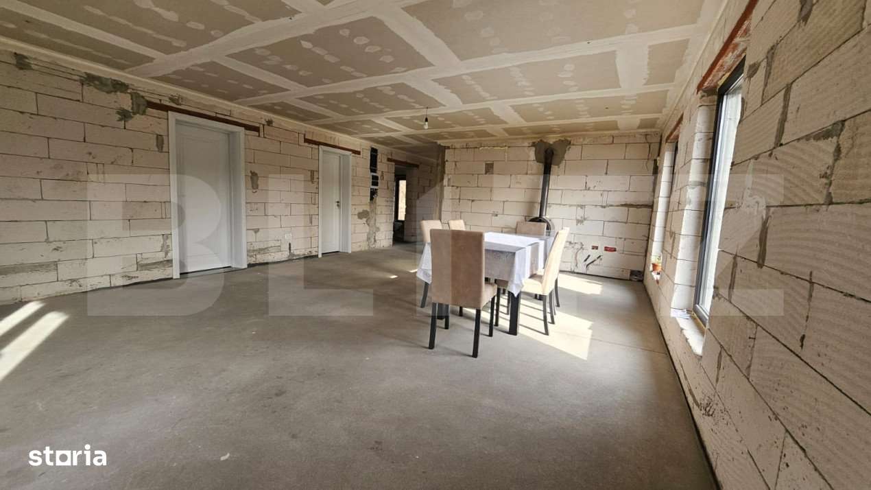 Casa individuala, cu 3 camere,140 mp,670 mp teren,Ghirbom - Imagine principală: 5/8