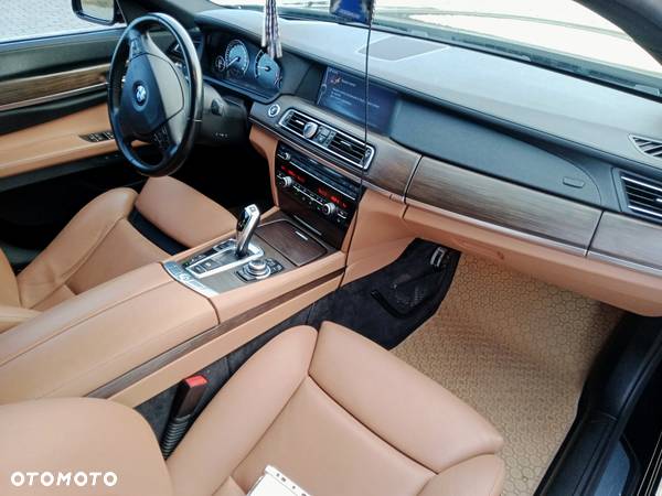 BMW Seria 7 730d - 13