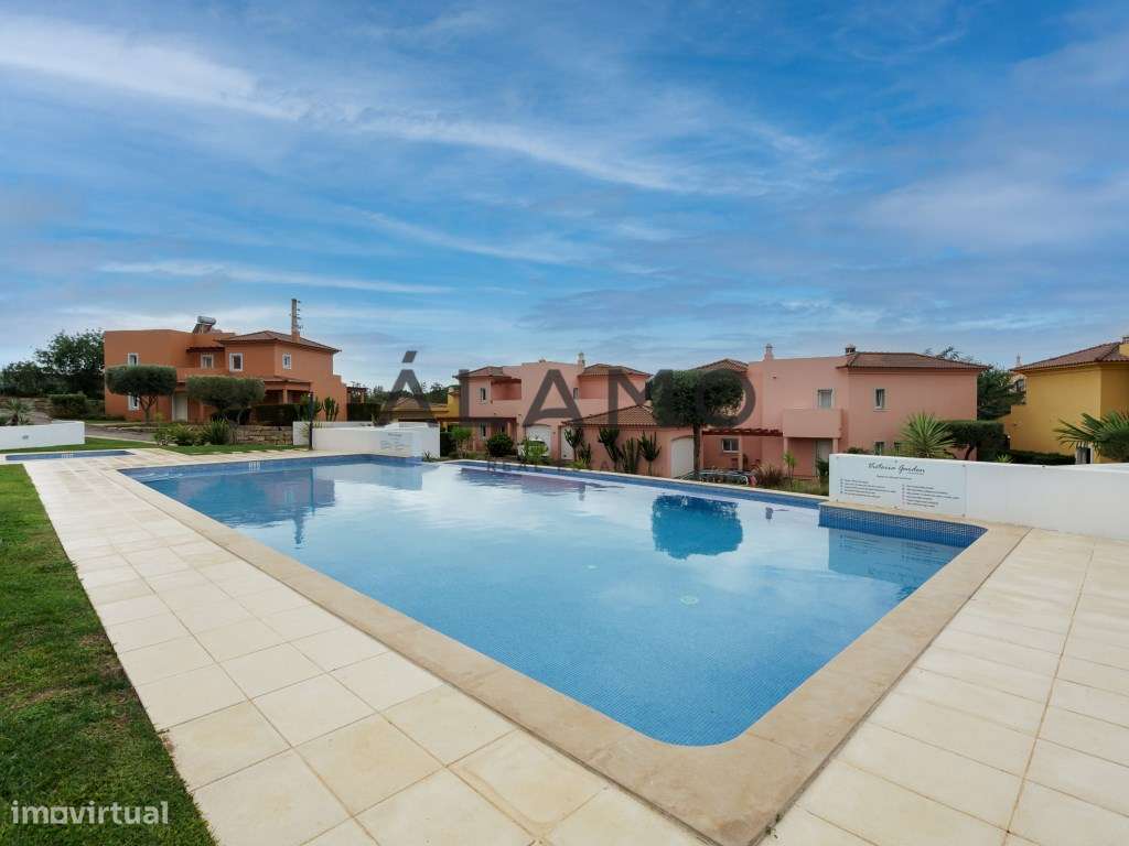 Villa T3 em Condomínio Privado com Piscina-25