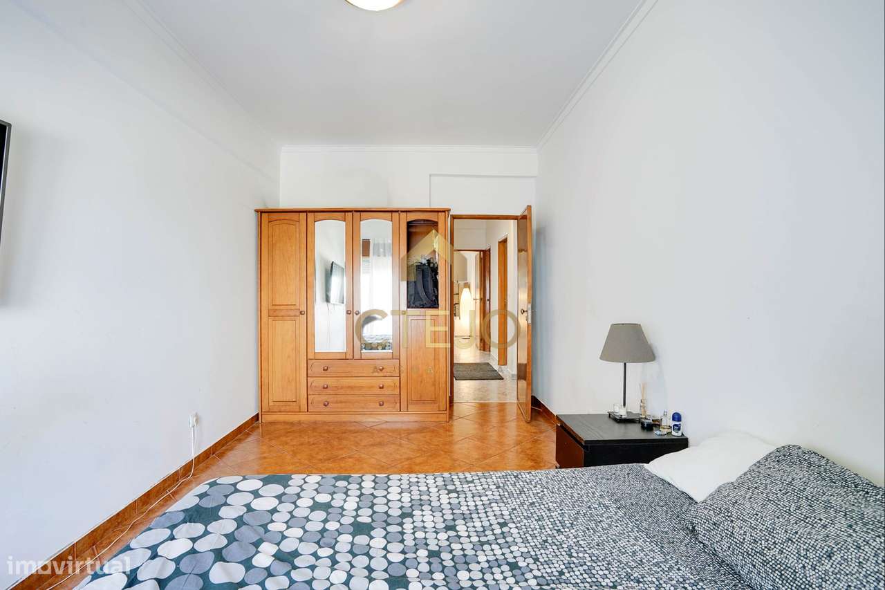 Apartamento T2  com varanda e arrecadação em Vale de Figueira , São Jo-21