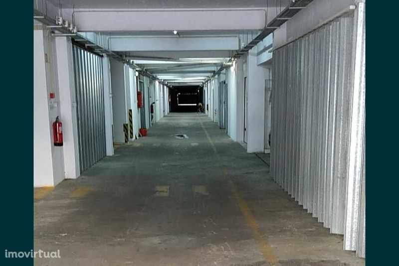 Garagem Azeitão 30 metros para 2 carros