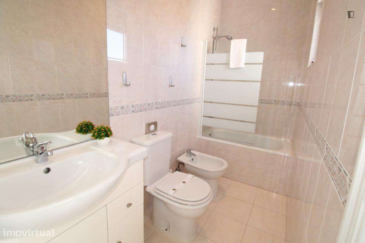 Apartamento com 2 quartos - localizado em Sete Rios Lisbon - Grande imagem: 4/10