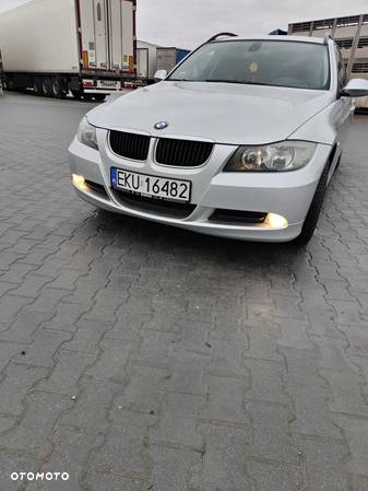 BMW Seria 3 318i - 2