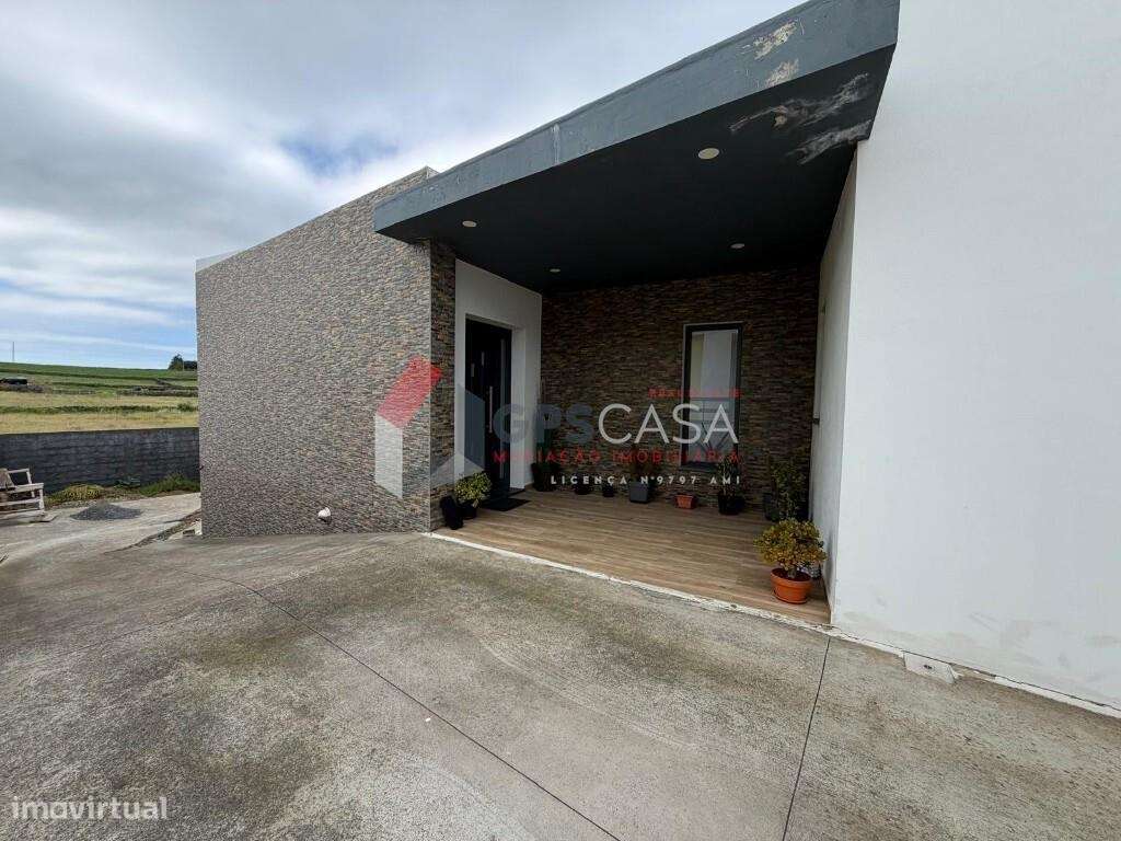 Moradia T3 de arquitetura moderna com excelentes áreas!-53