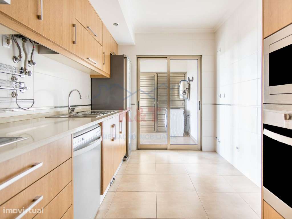 Apartamento T2 nos Jardins do Amparo-2