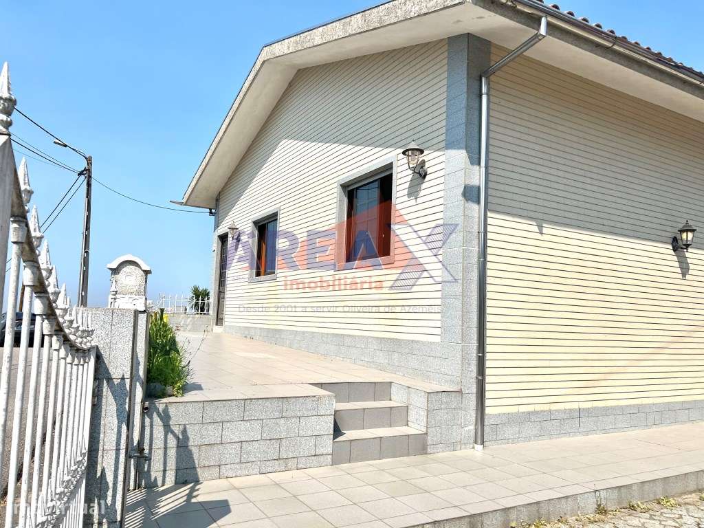 MORADIA BI-FAMILIAR-11