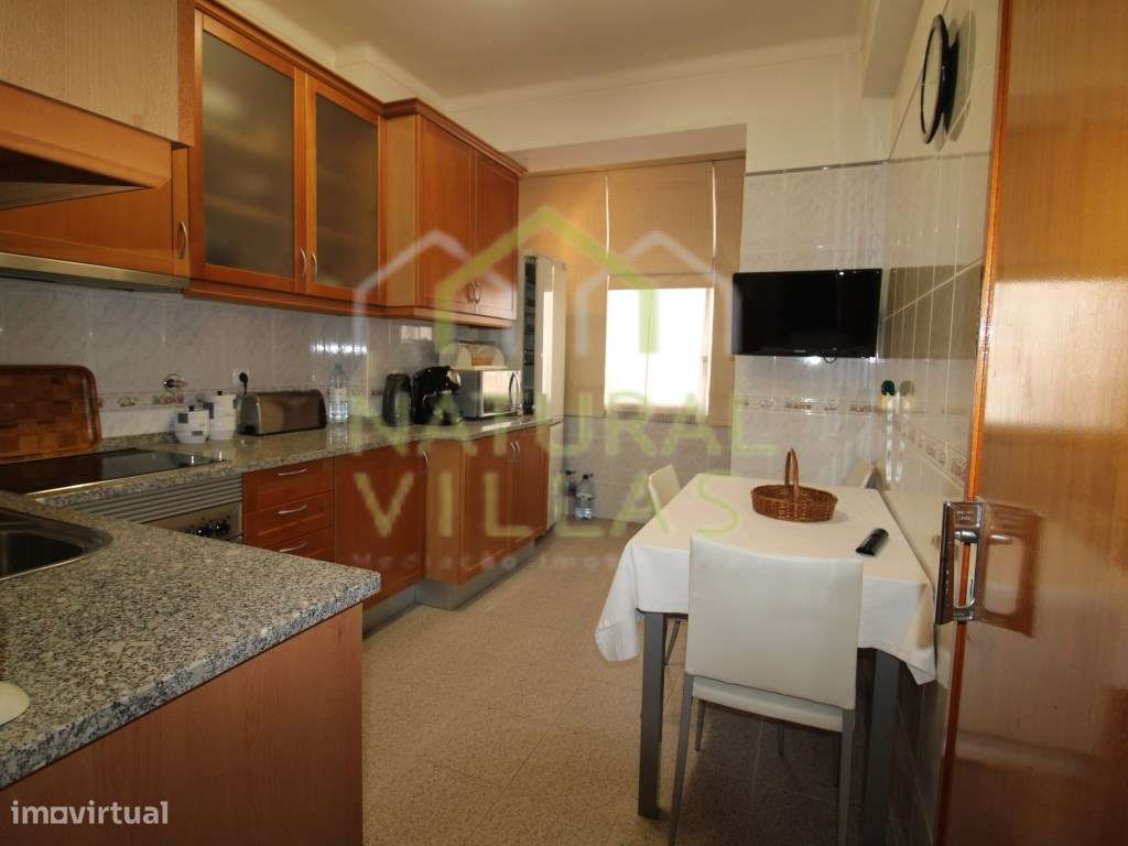 Apartamento T2 em Excelente Conservação, Laranjeiro, Almada - Grande imagem: 2/11