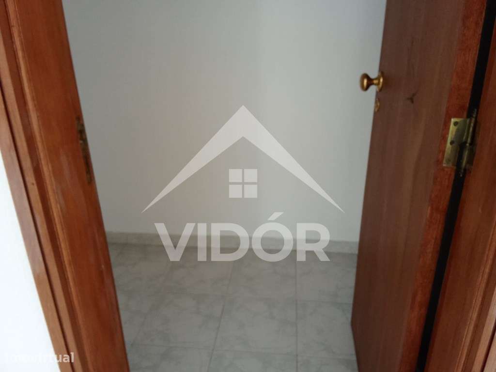 Loja com 38m2 no Mercado Municipal da Baixa da Banheira - Grande imagem: 4/6