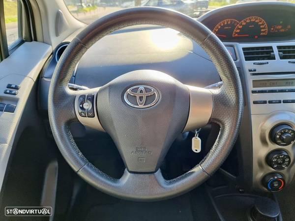 Toyota Yaris 1.0 VVT-i AC Manual - 16