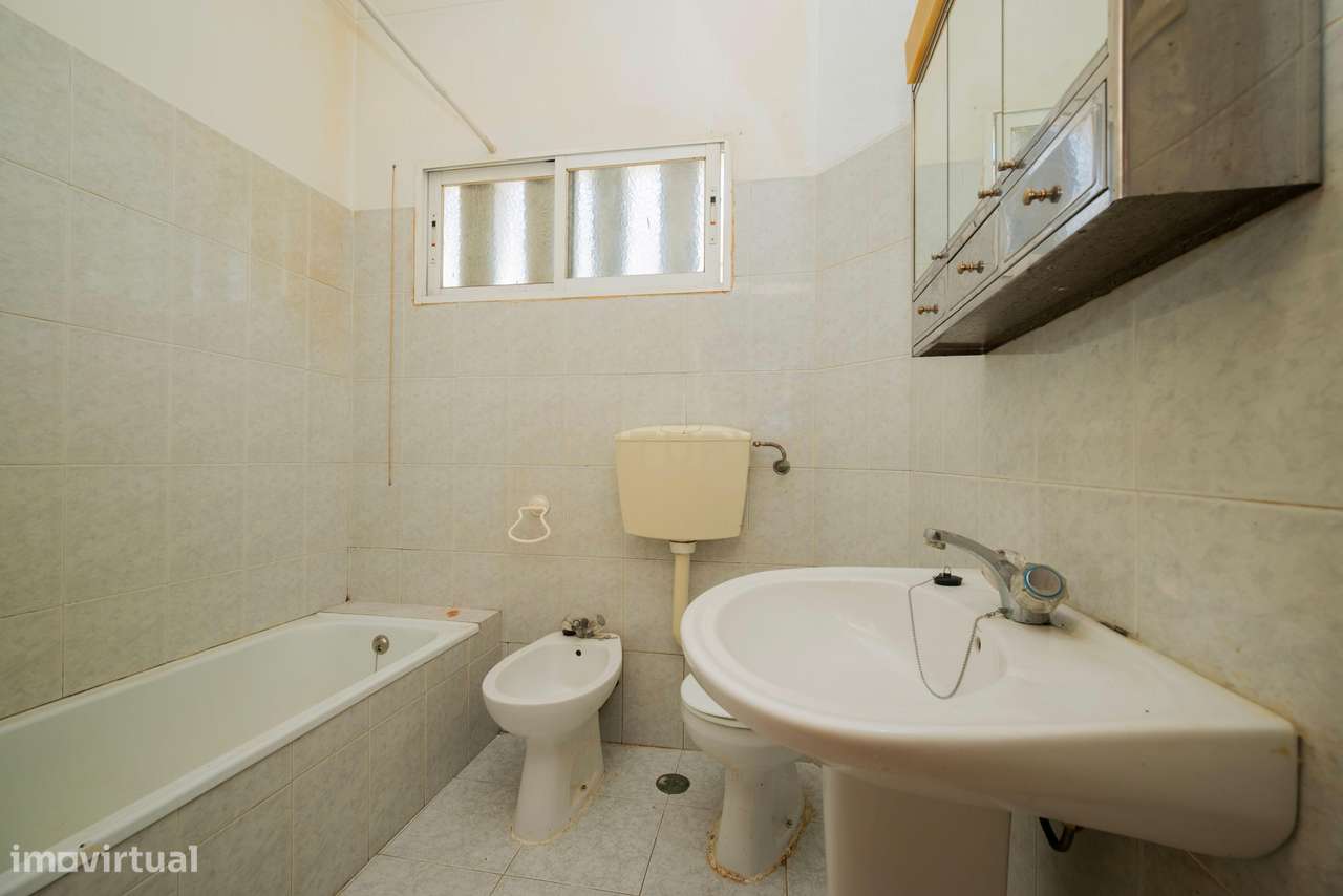 Oportunidade Investimento - Apartamento T2 | Mercês | Algueirão Mem Ma-17