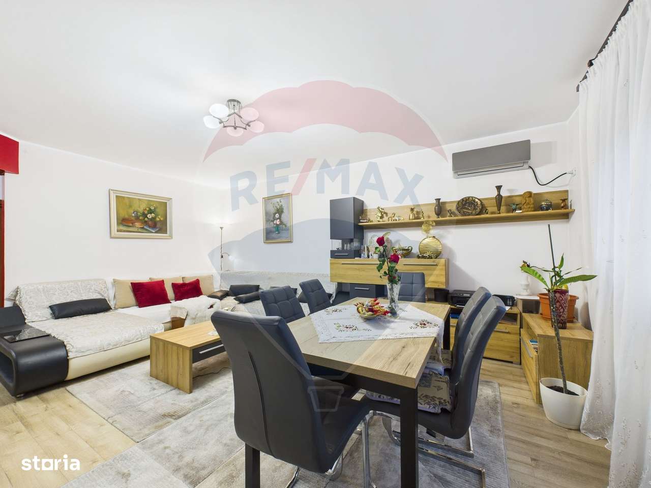 Casă / Vilă cu 5 camere de vânzare în zona Central-3