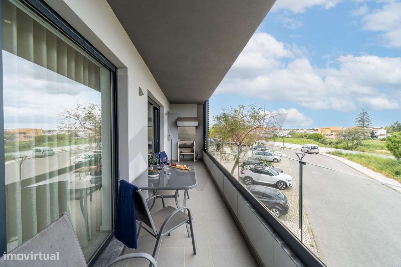 Exclusivo Apartamento T3 Contemporâneo de Alta Gama – Patacão, Faro-14