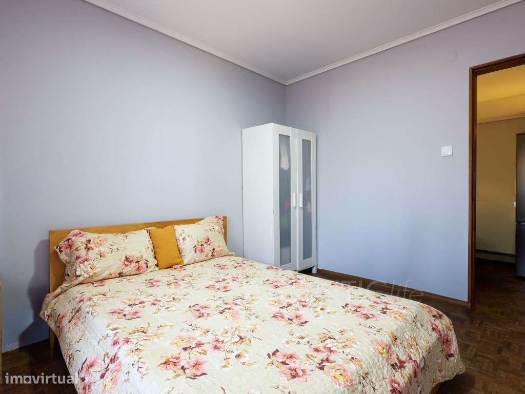 Moradia T6 em Monte Abraão-27