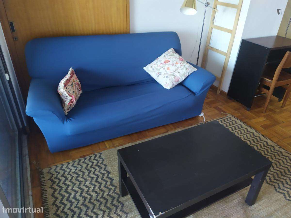 Quarto - localizado em Santo Ildefonso Porto - Grande imagem: 4/9