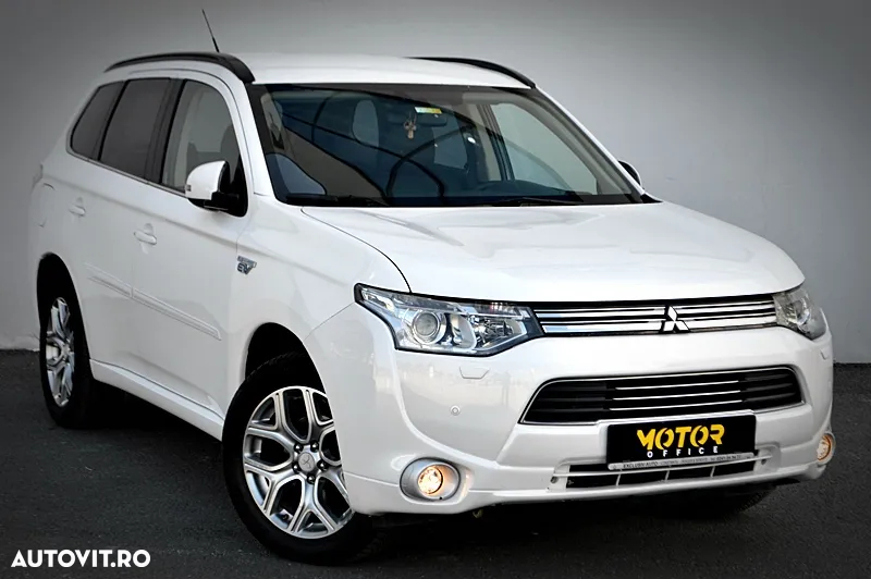 Mitsubishi Outlander 2.0 4WD Plug-In Hybrid - 3