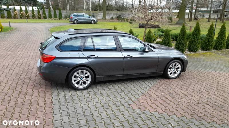 BMW Seria 3 320i Touring Modern Line - 3