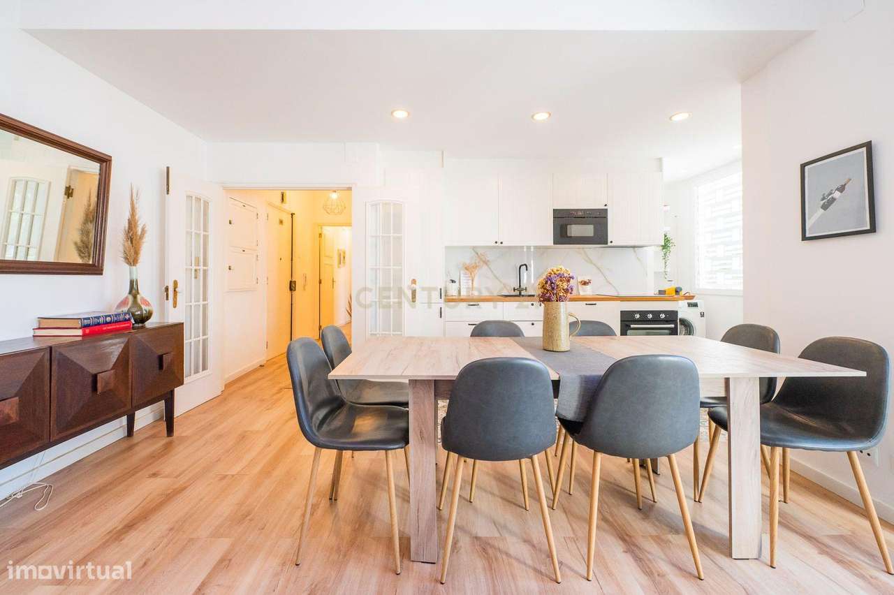 Excelente T2 Totalmente Remodelado | Monte Estoril-5