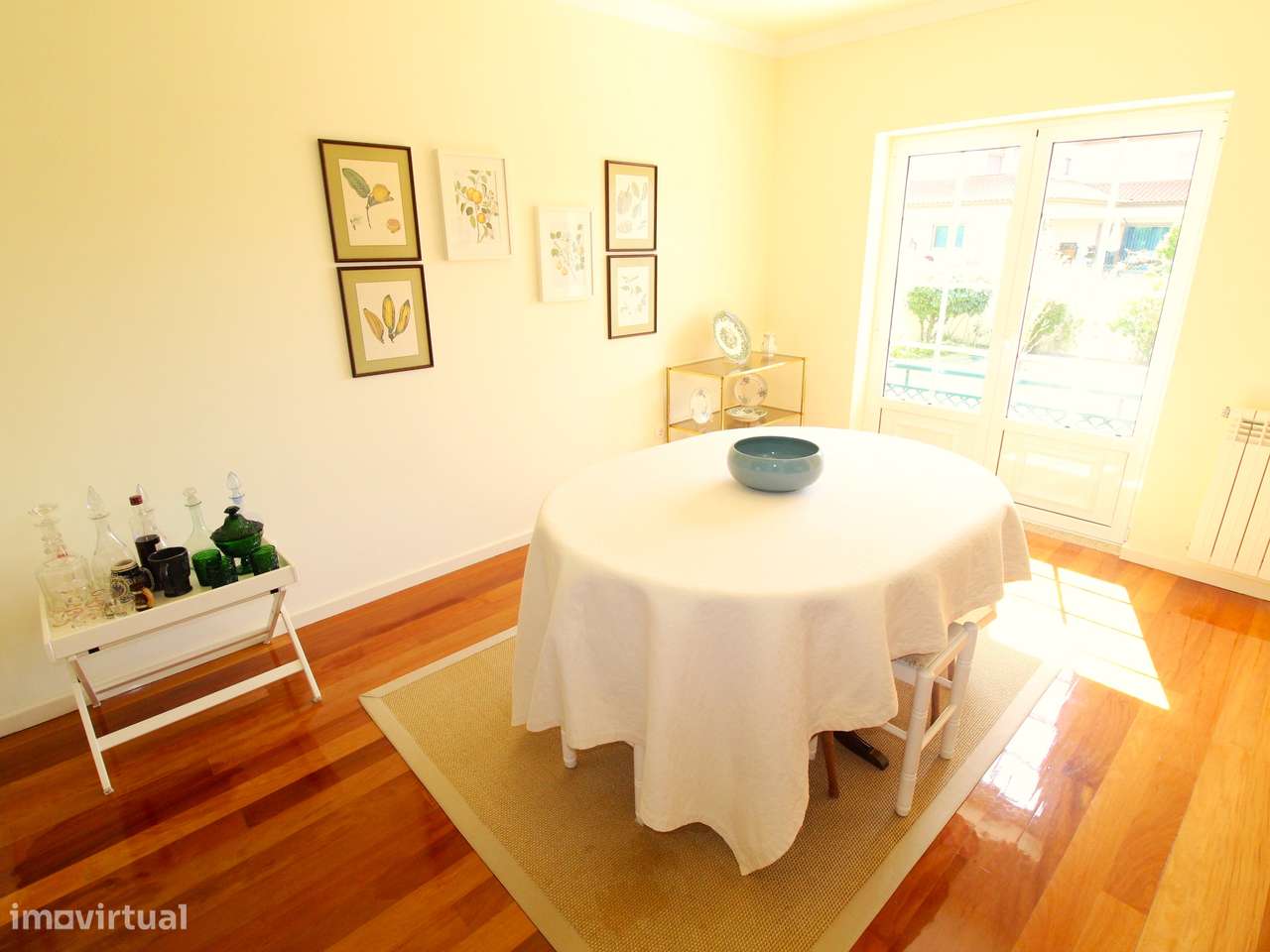 Elegante Moradia T4 Familiar-17