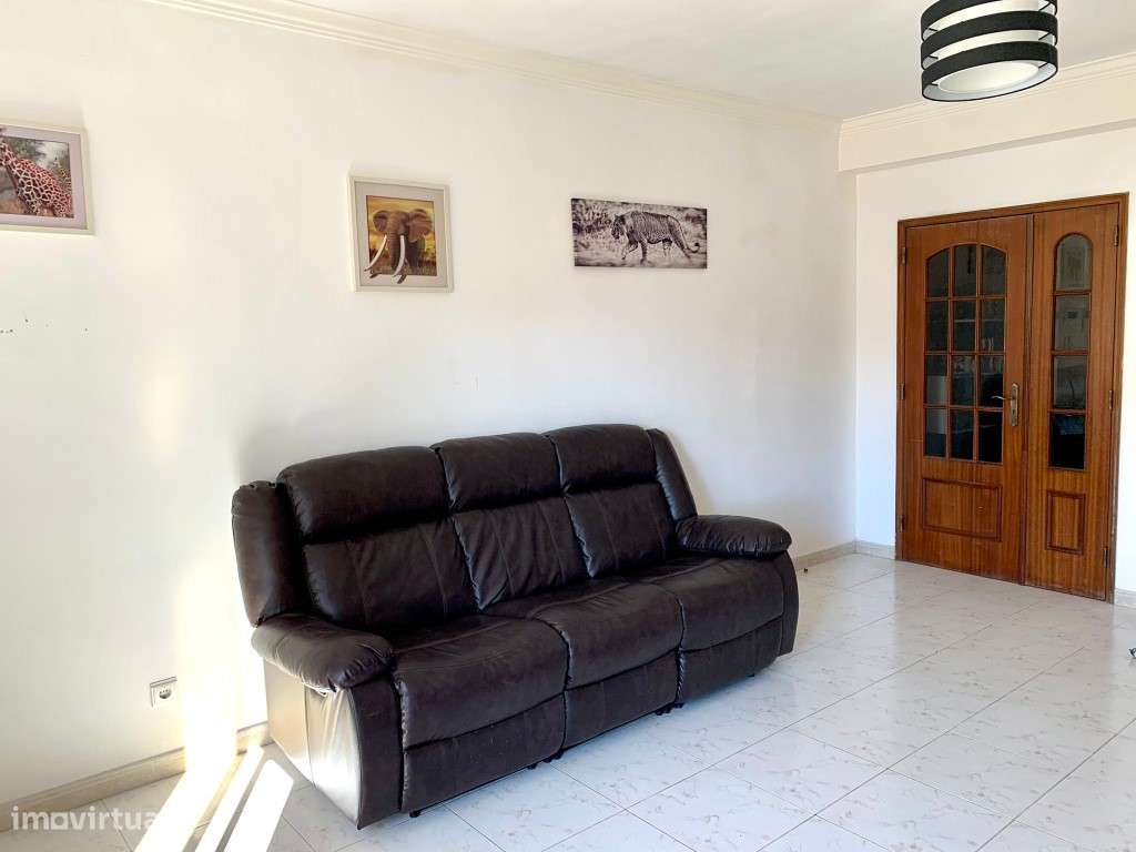 T1 muito espaçoso com 70m² e grande varanda-7