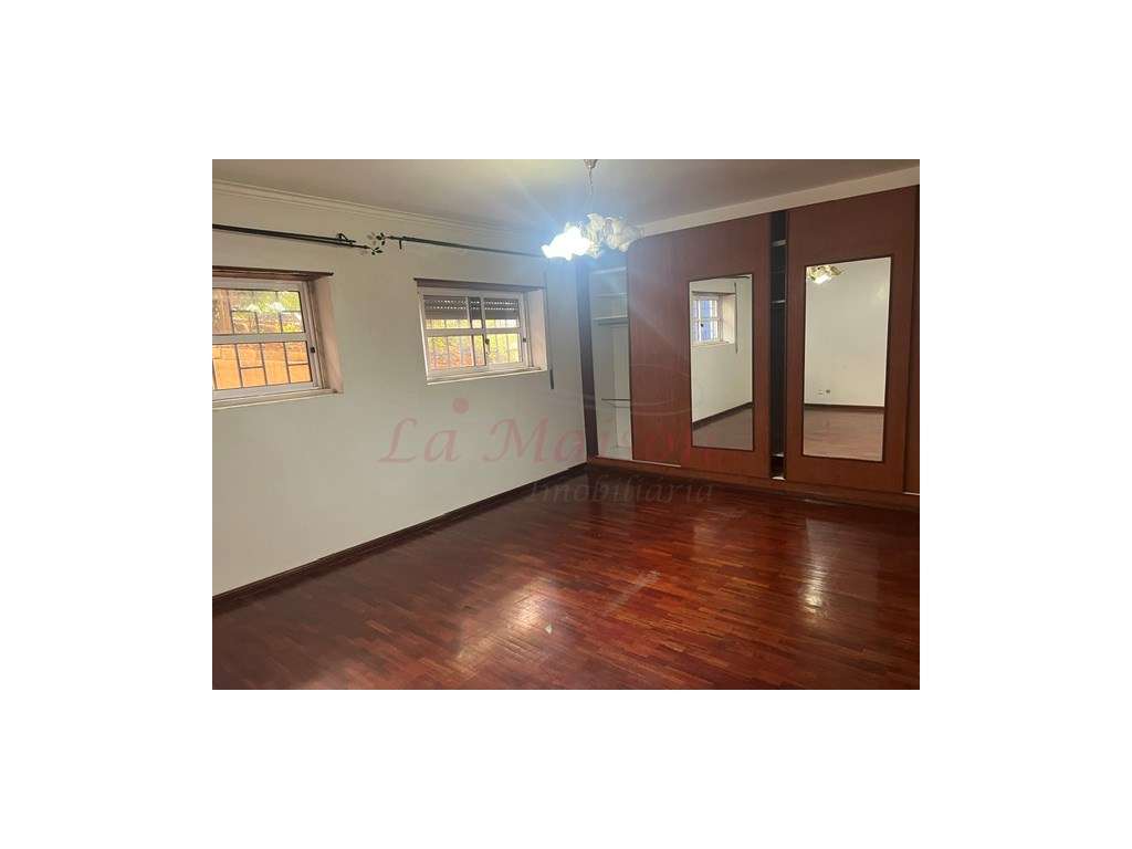 Apartamento T2 na Tapada das Mercês-18