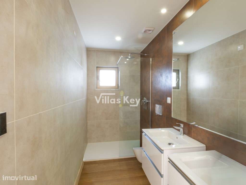 Apartamento T1 situado no centro de Alvor-13