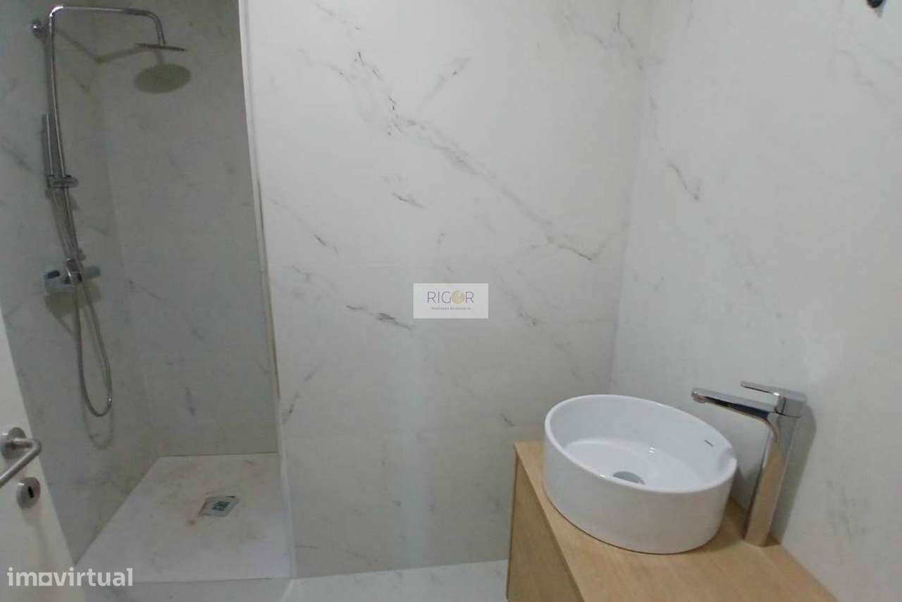 Apartamento T3 novo com varanda à Santa Rita, pronto a habitar-20