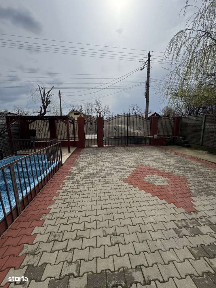 Casă cu 4 camere, teren 450mp, preț 165.000 EUR-16