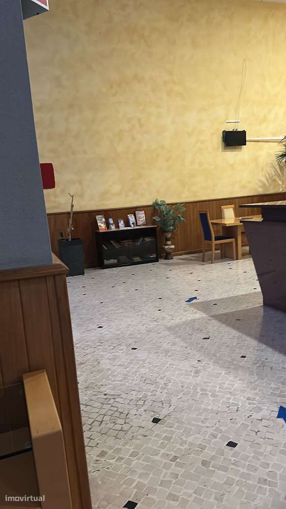 Apartamento T1 com lugar de parqueamento e piscina-16