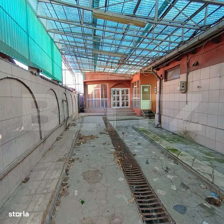Casa cu 6 camere si garaj pretabil afacere zona Malu Rosu - Imagine principală: 2/12