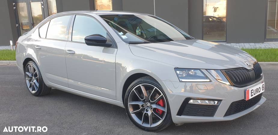 Skoda Octavia 2.0 TDI DSG RS - 10