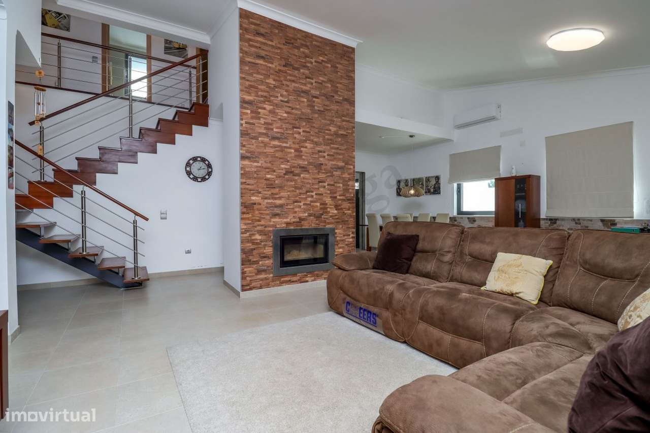 Excelente Moradia  para venda na Aldeia de Santo André-12