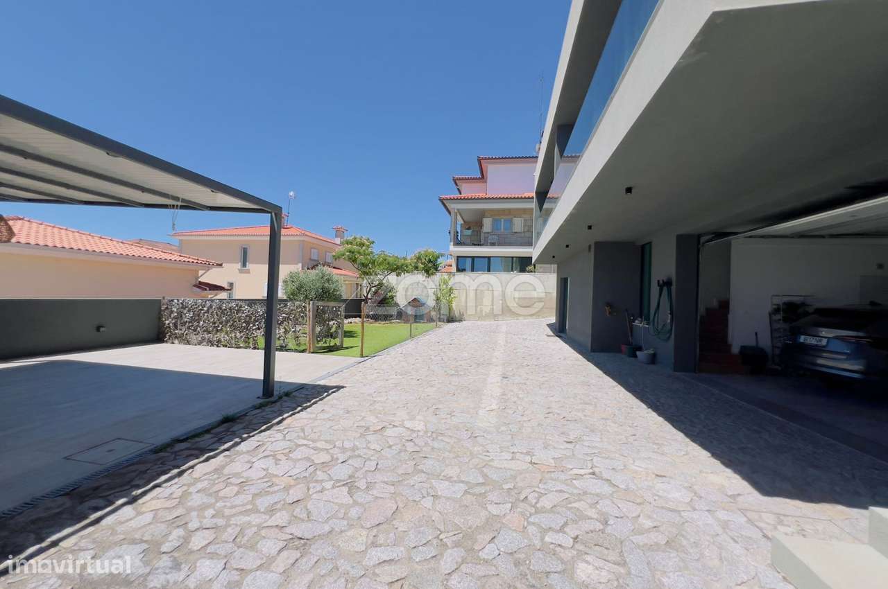 Moradia T3 Nova com Vistas Panorâmicas sobre a Cidade-15