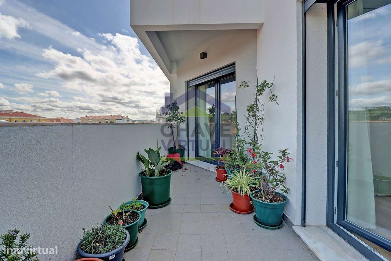 Excelente Apartamento T3 com Garagem - Centro Bombarral-31