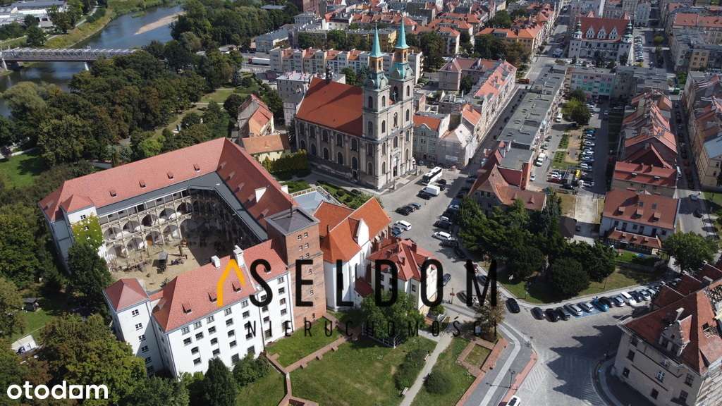 centrum Brzegu, ul. Plac Zamkowy-15