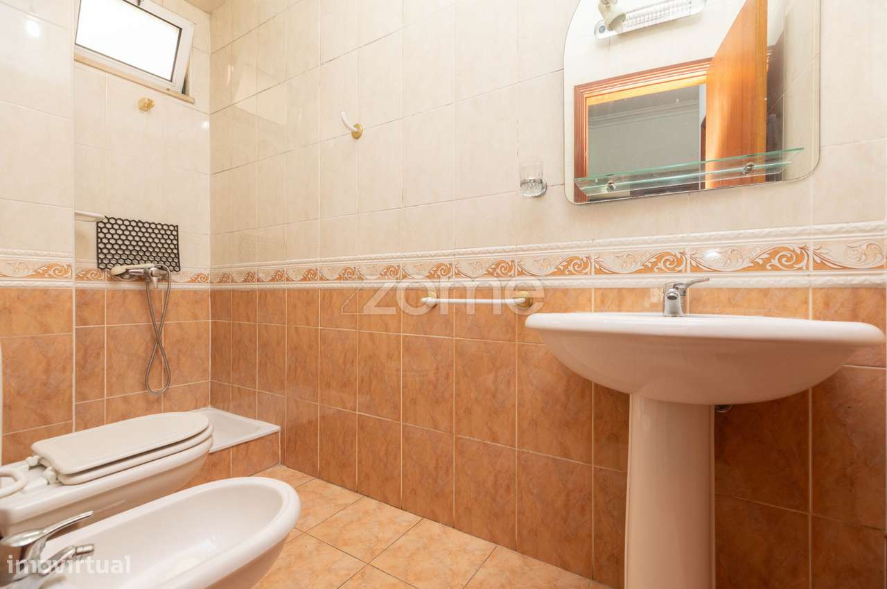 Prédio composto por dois apartamentos | Guerra Junqueiro | Coimbra-8