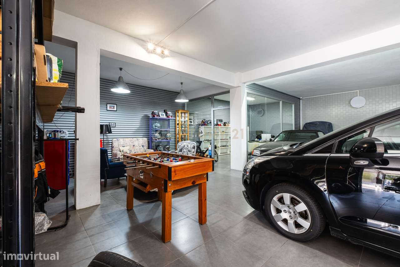 Armazém / Garagem renovada em Rio Tinto, próximo da Venda Nova, com 32 - Grande imagem: 3/10