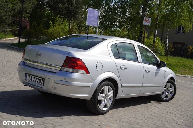 Opel Astra 1.6 Active - 28