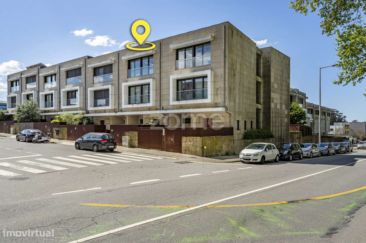 Moradia T4 com piscina, 2 terraços e ascensor junto à CUF, Porto - Grande imagem: 5/41