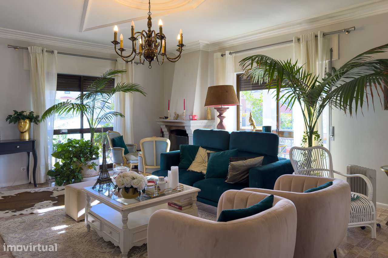 Moradia de Luxo T4 | Piscina Aquecida | Exclusividade Total em Amares-9