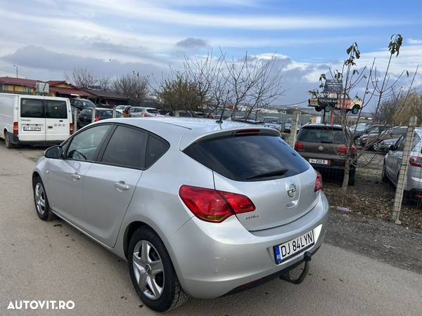 Opel Astra 1.6 Essentia - 5