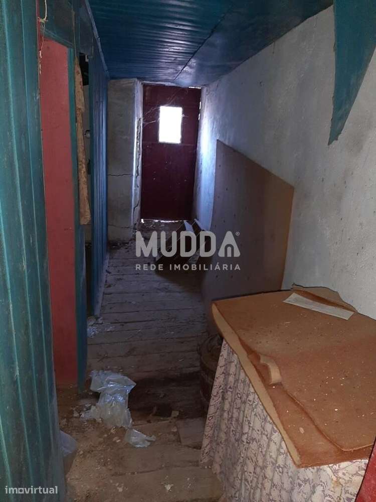 Moradia T2 para Remodelação com Vista Panorâmica – Sarzedas, Castelo B-6