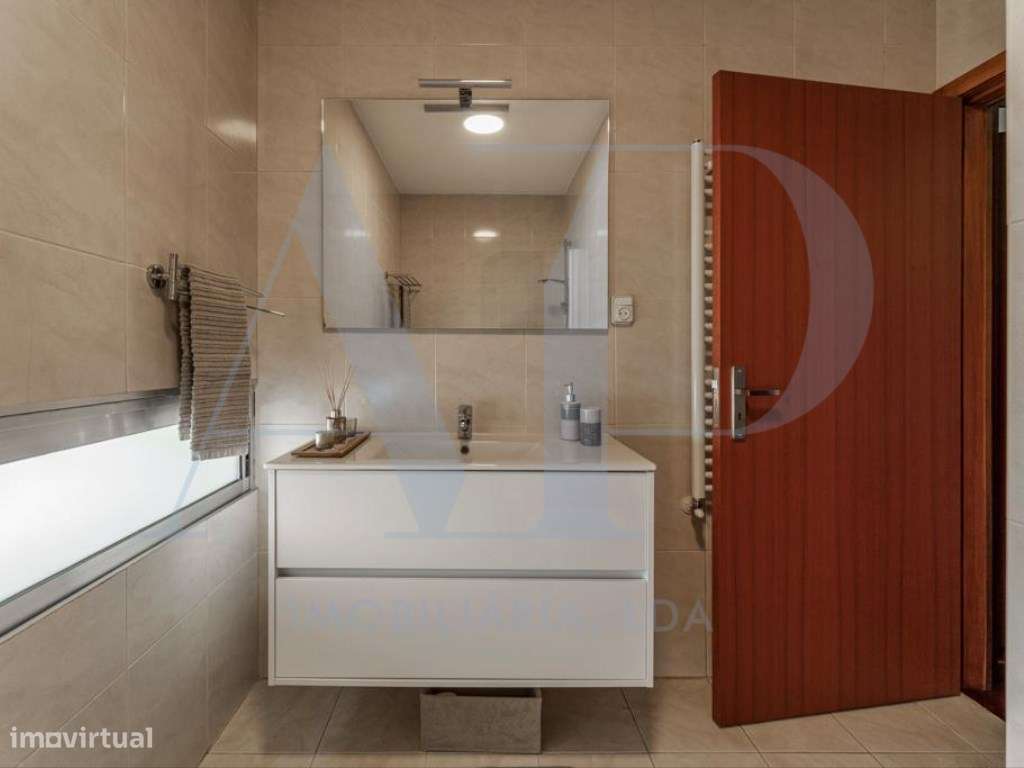 Moradia T4 +1 com piscina-14