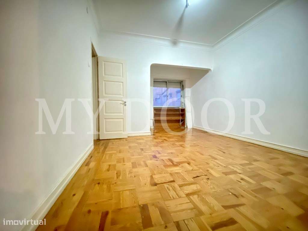 Apartamento T1 em Moscavide - 2º Andar - VARANDA-3