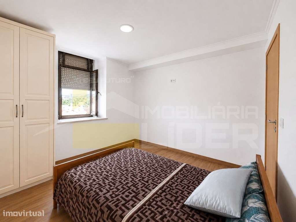 Oferta de Verão oferecemos a escritura 
Apartamento T2 remodelado ...-15