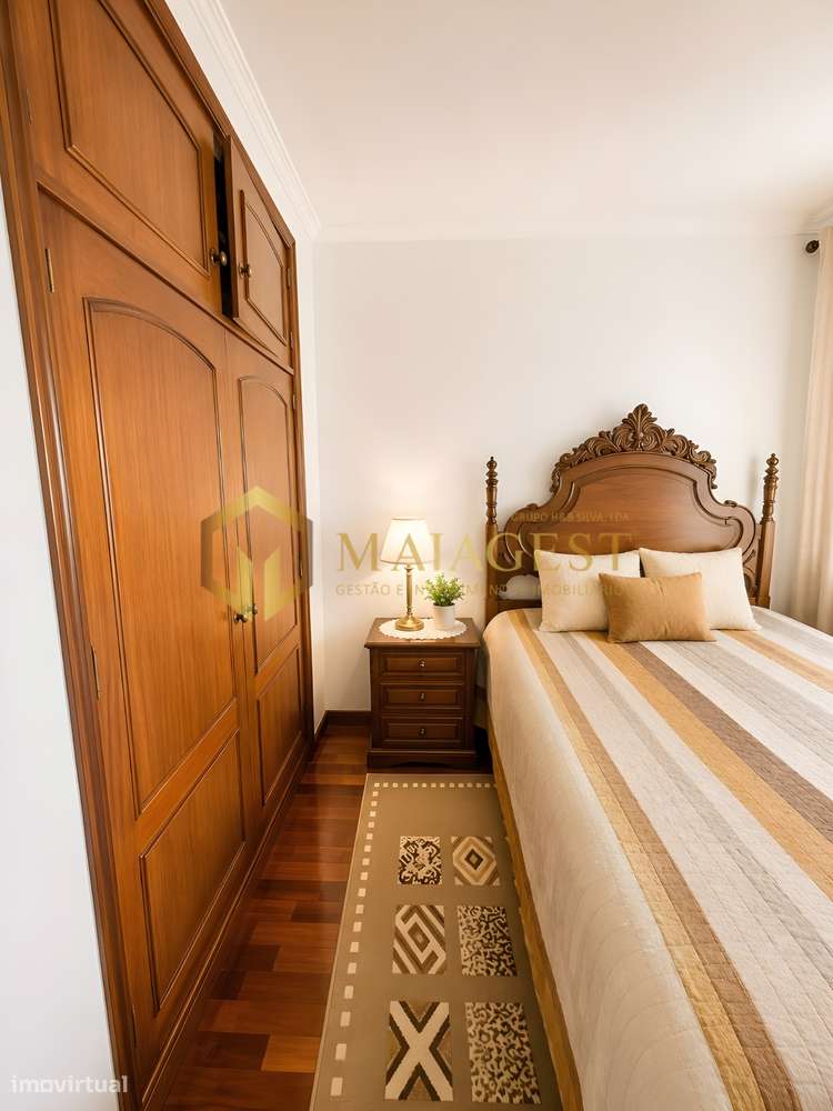 Apartamento T3 Renovado com Varandas em Santa Maria de Lamas-9