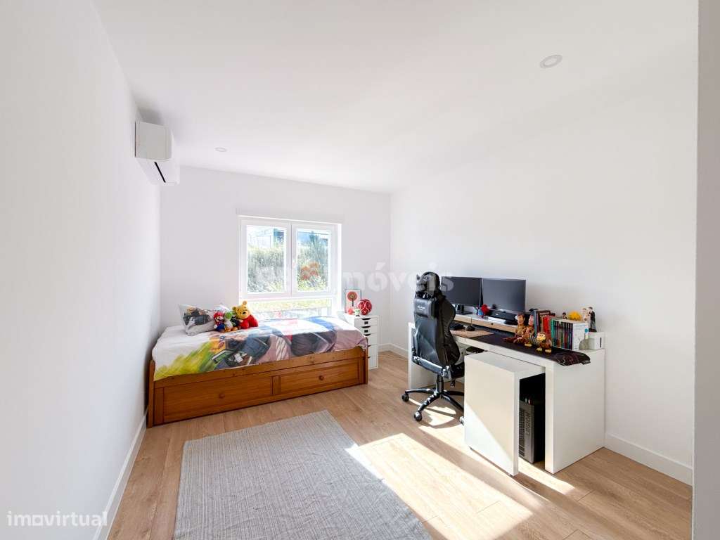 Apartamento T3 Semi-Novo, c/ Garagem - em Constância-14