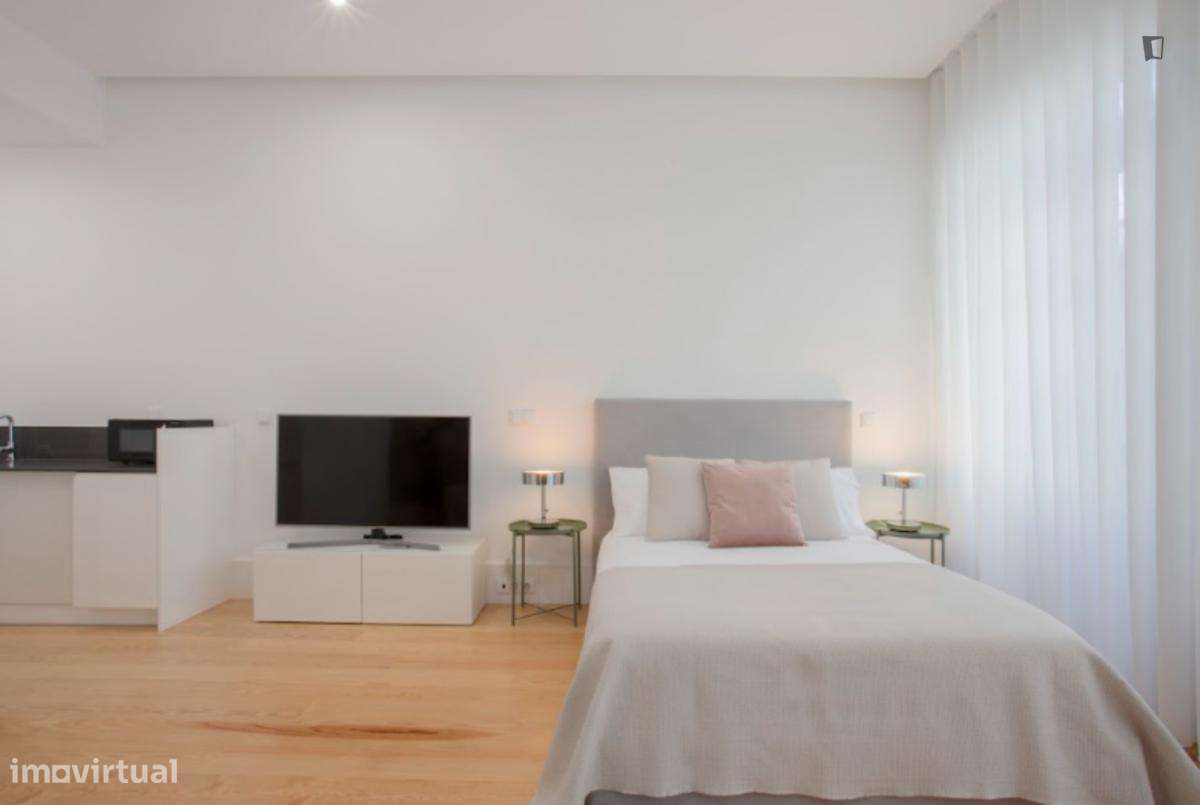 Estúdio - localizado em Santo Ildefonso Porto - Grande imagem: 5/19