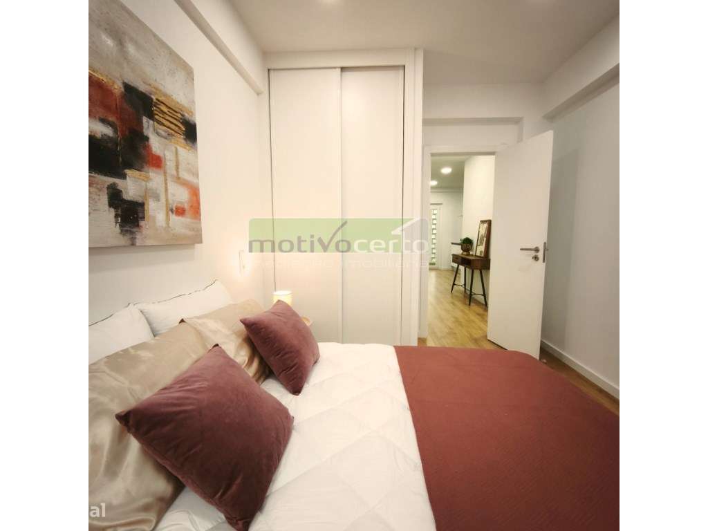 T3 Moderno em Benfica.Totalmente Remodelado, Cozinha Equipada, 3 WC... - Grande imagem: 4/13