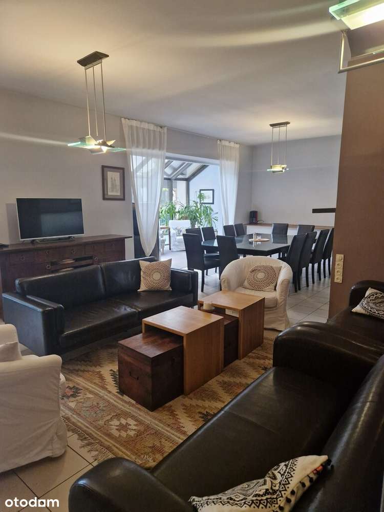 Willa z basenem i ogrodem w prestiżowej dzielnicy-19