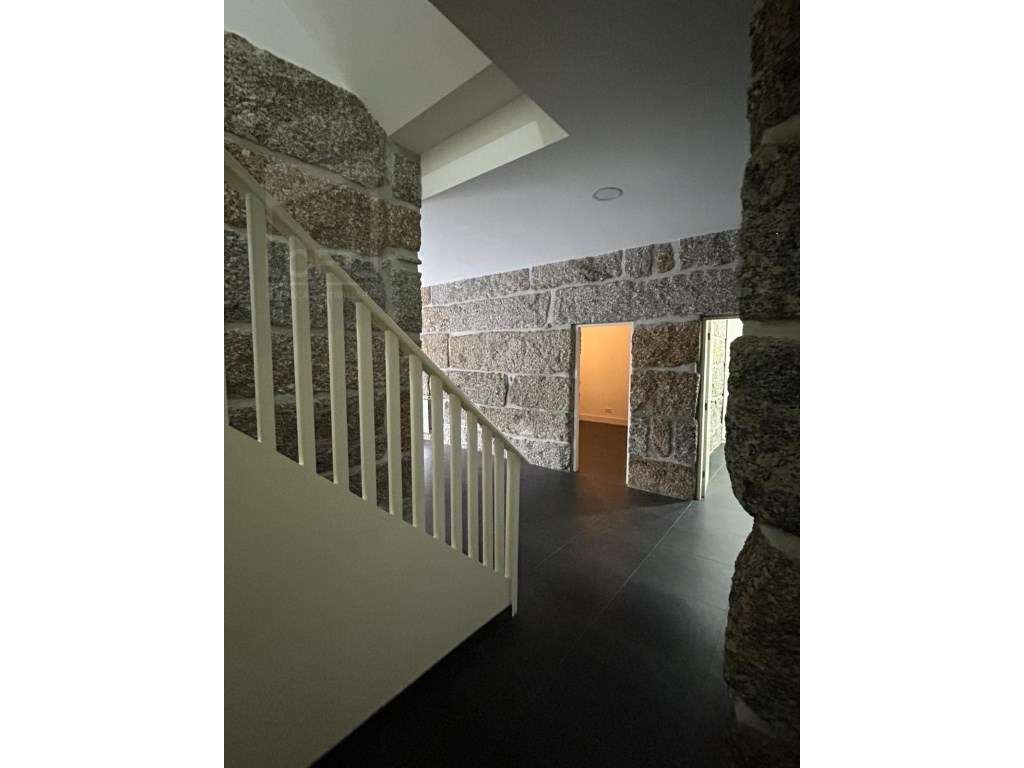 Moradia Geminada V5 p/ Venda em Guimarães-20